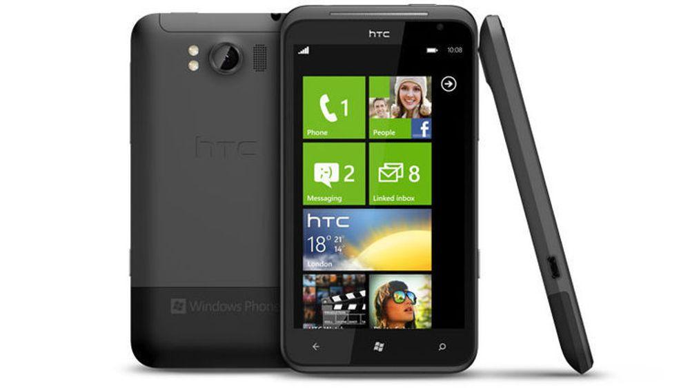 Enkelte Windows Phone-baserte mobiler, her representert ved HTC Titan, kan i framtiden bli levert uten kamera.