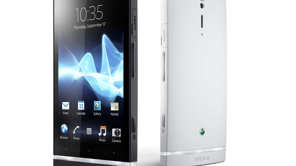 Xperia S er den første smartmobilen Sony tilbyr helt på egenhånd.