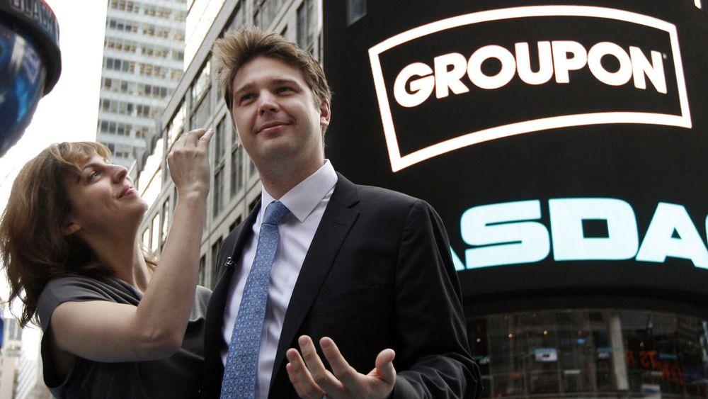 Groupon gikk på børs med et smell i november, men siden har det gått nedover for selskapet, her med grunnlegger og toppsjef, Andrew Mason. Bildet er tatt på noteringsdagen.