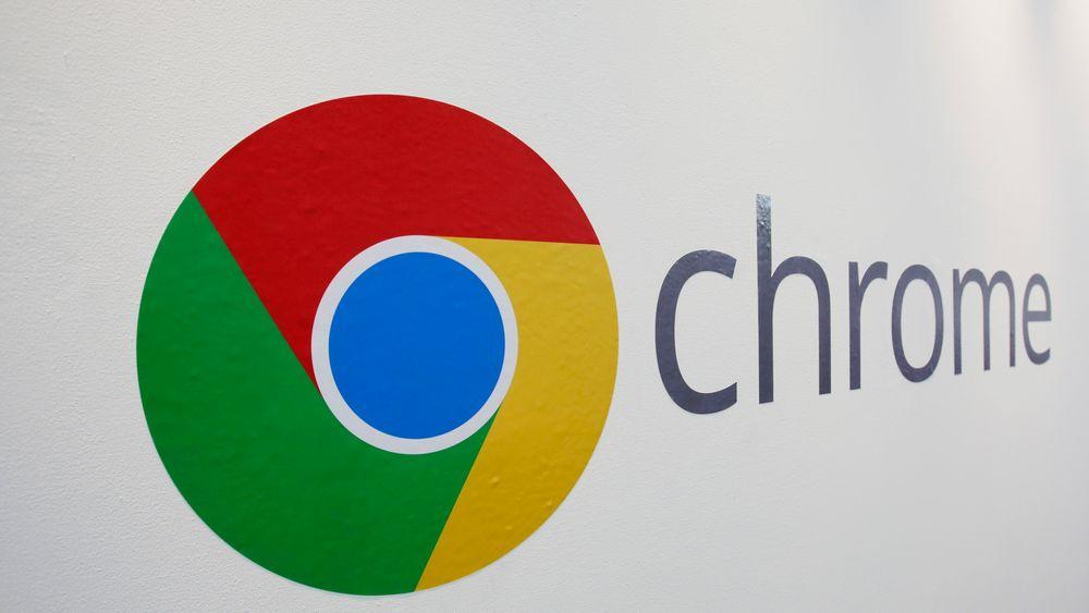 Illustrasjonsbilde: Chrome-logoen vist under en Google-arrangement i 2013.