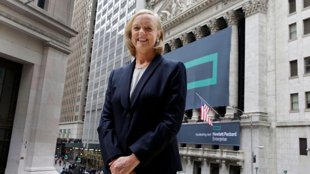 Meg Whitman avbildet foran berømte Wall Street på den historiske dagen 2. november 2015, da HP ble delt opp i to nye børsnoterte teknologiselskaper.