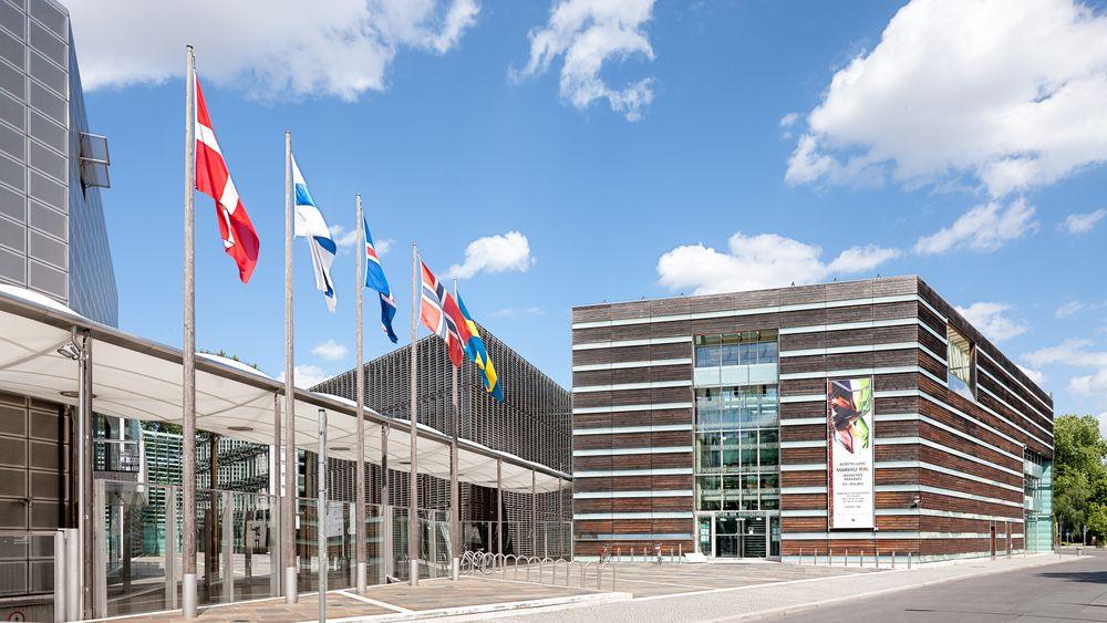 De nordiske ambassadene i Berlin. Bygningen huser ambassadene til Danmark, Finland, Island, Norge og Sverige.