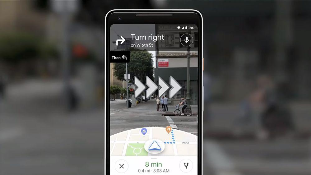Ved hjelp av utvidet virkelighet og Street View-data skal Google Maps på sikt kunne tilby mer nøyaktig navigasjonsstøtte for forgjengere, spesielt i større byer. Bildet viser hvordan Google tenkte seg dette i mai 2018.