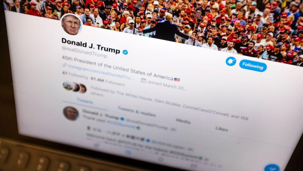 USAs president Donald Trump bruker Twitter aktivt for å nå ut til over 61 millioner følgere.